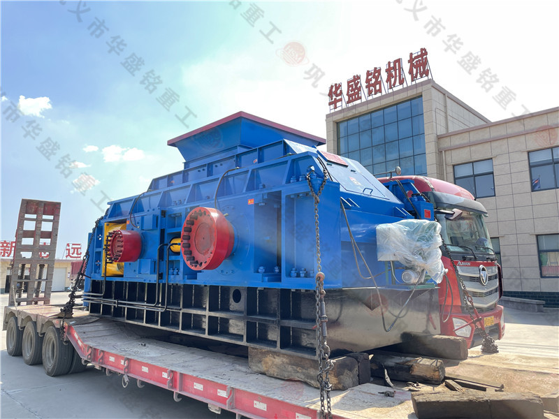 2PGY2000x1200大型全自動(dòng)液壓對輥制砂機(jī)發(fā)往鉬都--洛陽欒川
