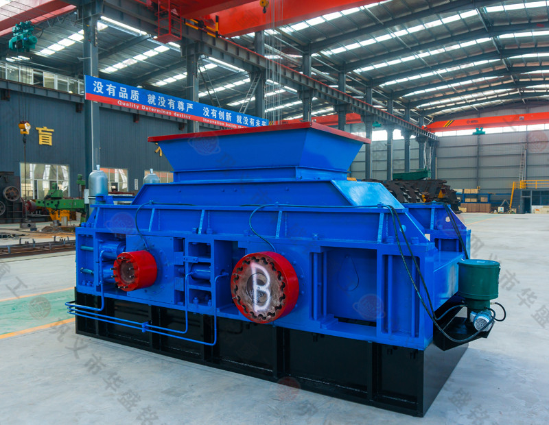 碳素對輥破碎機(jī)設(shè)備中對輥的選購應(yīng)注意哪些方面？